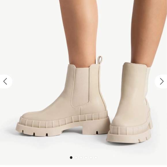 Raid Shoes - Raid Turner Chunky Beige/Cream Vegan Leather in Ecru Combat boots 40 9-10